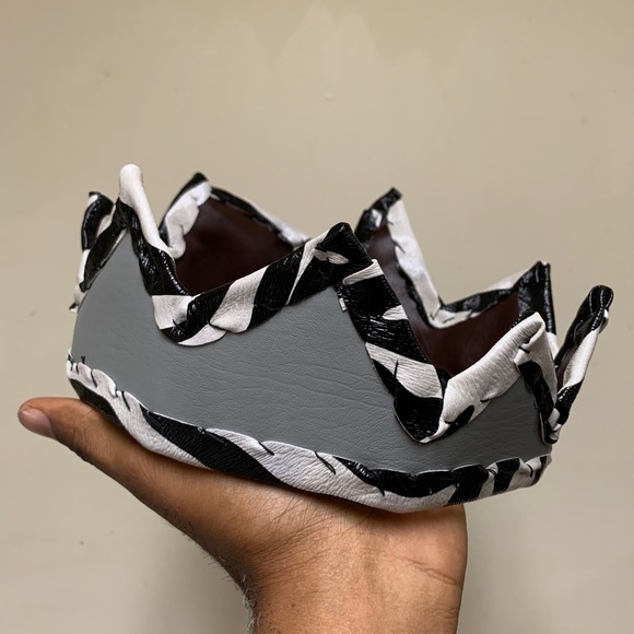 Royal Crown Zebra trim - Picture 1 of 6